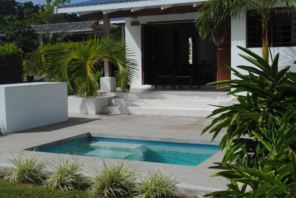 Angelfish Cove Villas بورت فيلا المظهر الخارجي الصورة