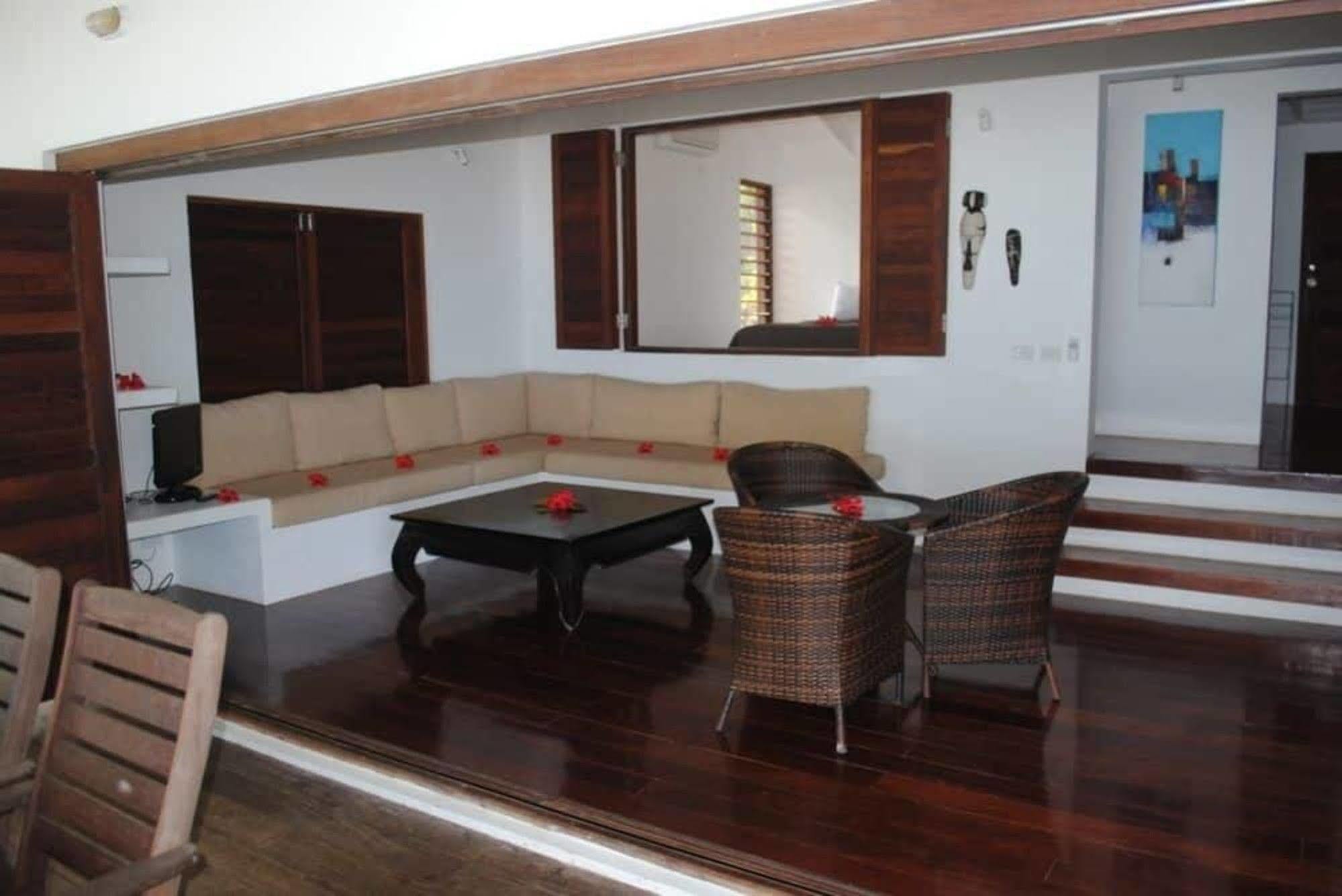 Angelfish Cove Villas بورت فيلا المظهر الخارجي الصورة